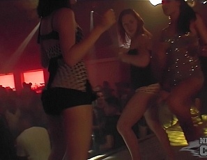 022009_upskirt_club_girls_in_tampa_night_club_strip_pole_contest_nonnude_hotgirls