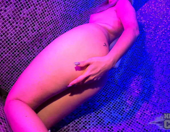 012026_blonde_model_rosalinda_jilling_herself_with_a_huge_black_dildo_stretching_her_tight_pussy_in_the_sauna