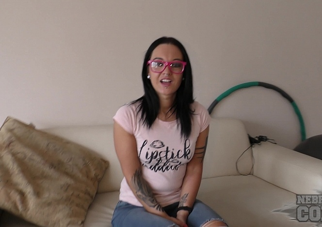 020719_first_time_model_lola_ash_masturbating_with_a_dildo_and_hitachi_on_the_white_casting_couch