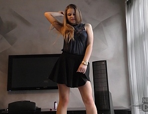 020917_private_strip_show_from_gorgeous_teen_spinner_nika_o_masturbates_on_the_round_table