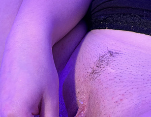 040525_vanessa_klein_tries_the_sharpie_marker_challenge_how_many_can_she_fit_in_her_pussy_stretching_to_the_limit