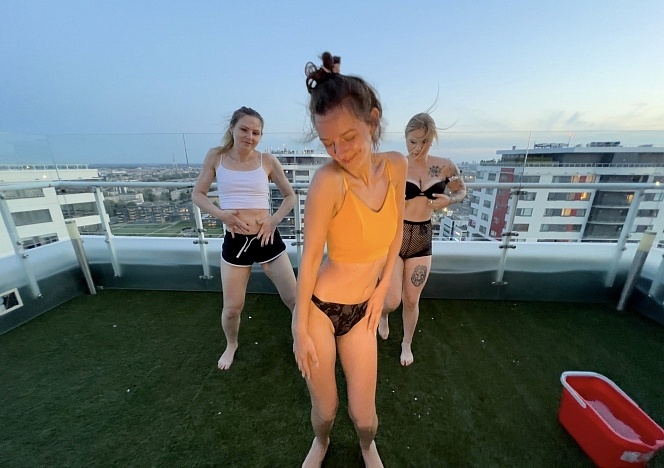 041125_rooftop_fire_dancing_extra_hot_girls_lea_melonie_and_rebeka_ruby_at_sunset