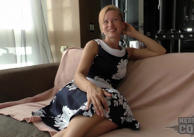 042618_new_girl_28yo_solvita_masturbating_with_a_dildo_on_the_casting_couch
