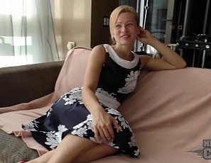 042618_new_girl_28yo_solvita_masturbating_with_a_dildo_on_the_casting_couch