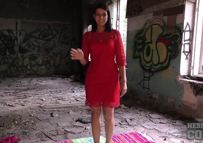 051817_really_hot_babe_caroline_masturbating_in_an_abandoned_building_urban_exploring