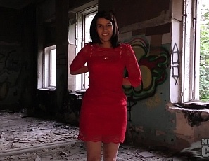 051817_really_hot_babe_caroline_masturbating_in_an_abandoned_building_urban_exploring