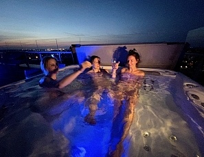 060625_hot_jacuzzi_nights_with_3_gorgeous_girls_playing_with_wet_pussies_rebeka_ruby_melonie_and_lea