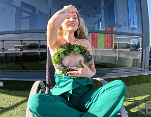 062326_gorgeous_blonde_sumer_solstice_midsummer_flower_model_luana_finger_masturbating_outdoors
