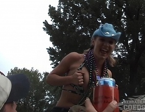 062404_some_kansas_girls_flashing_tits_and_amateur_wet_tshirt_contest_country_stampedes_festival