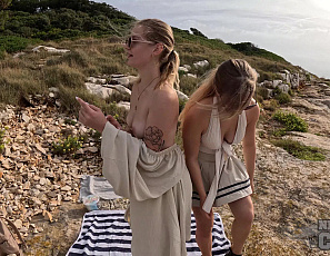 072126_luana_hiking_nude_with_her_friend_babyhunterz_on_a_private_abandoned_island