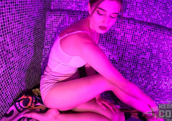 081825_mary_moon_touching_and_showing_her_18yo_pink_and_fresh_pussy_in_the_steamy_sauna