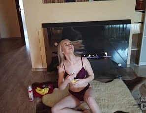 090420_dirty_blonde_teen_kelly_banana_whipped_cream_bang_and_eating