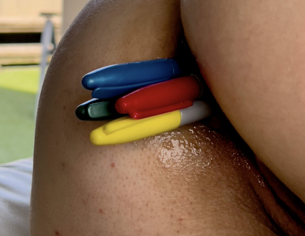 Melonie Anal Sharpie Challenge Opening Up Her Holes For The Camera